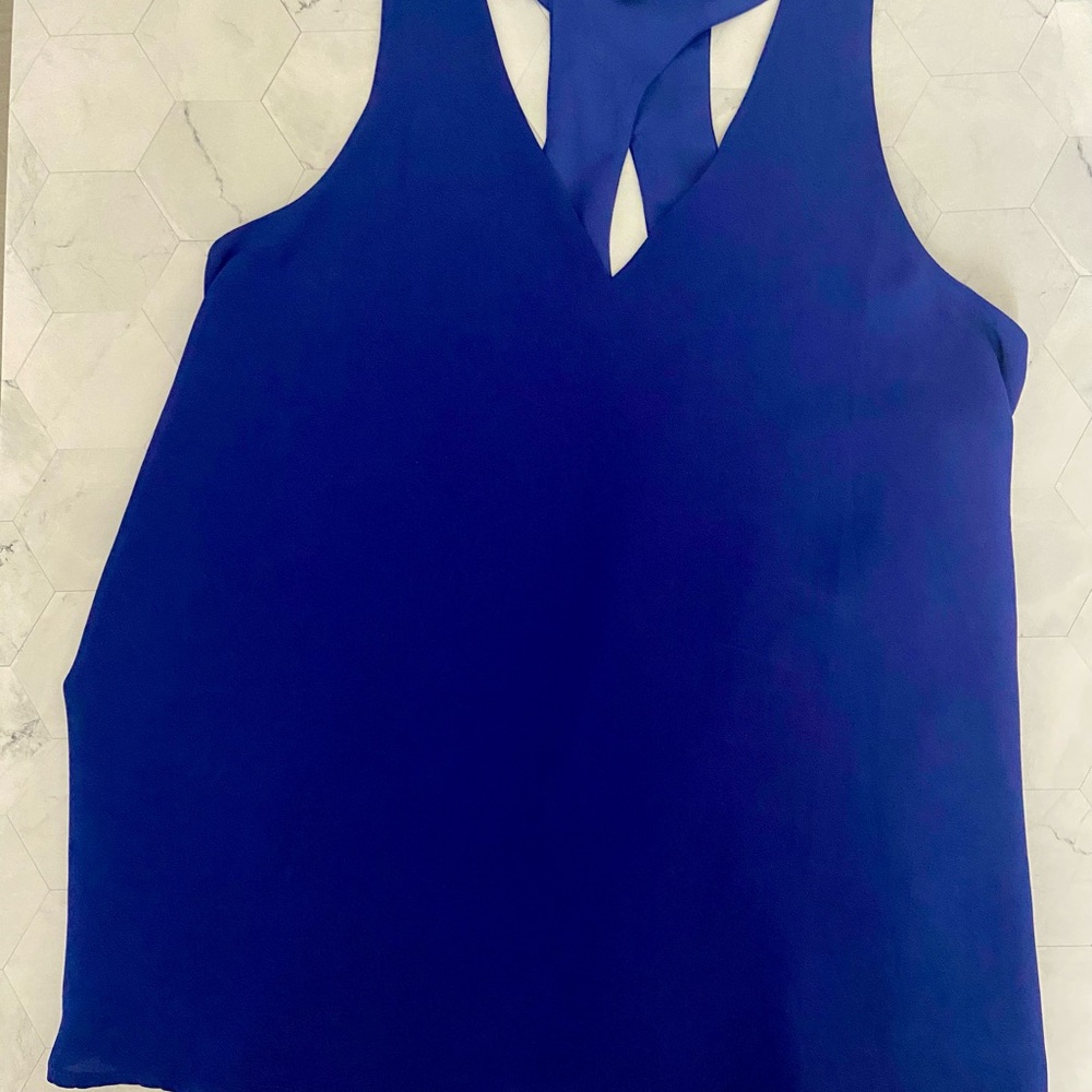 Elegant Banana Republic Blue Women's Top (Pre loved)